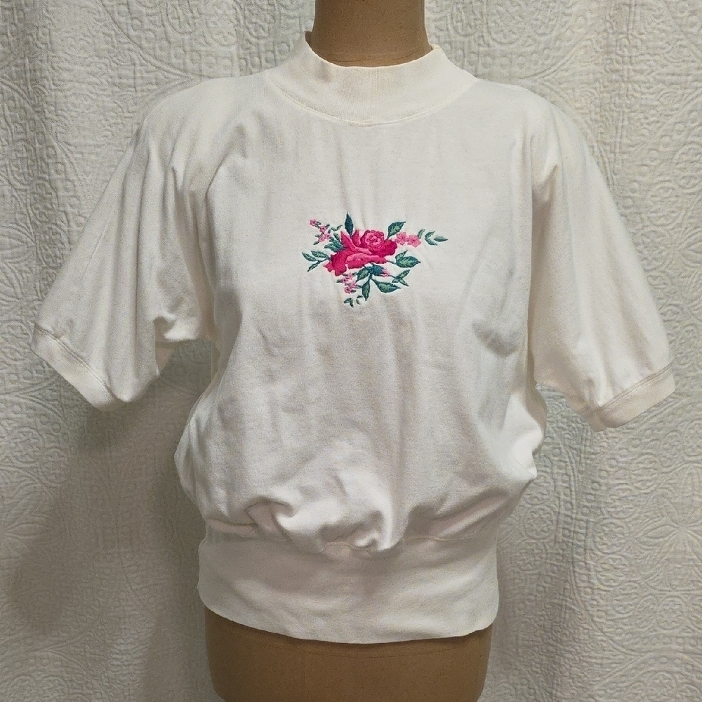 Floral Embroidered White Short Sleeve Shirt 90s Grandmacore Cottagecore Vintage